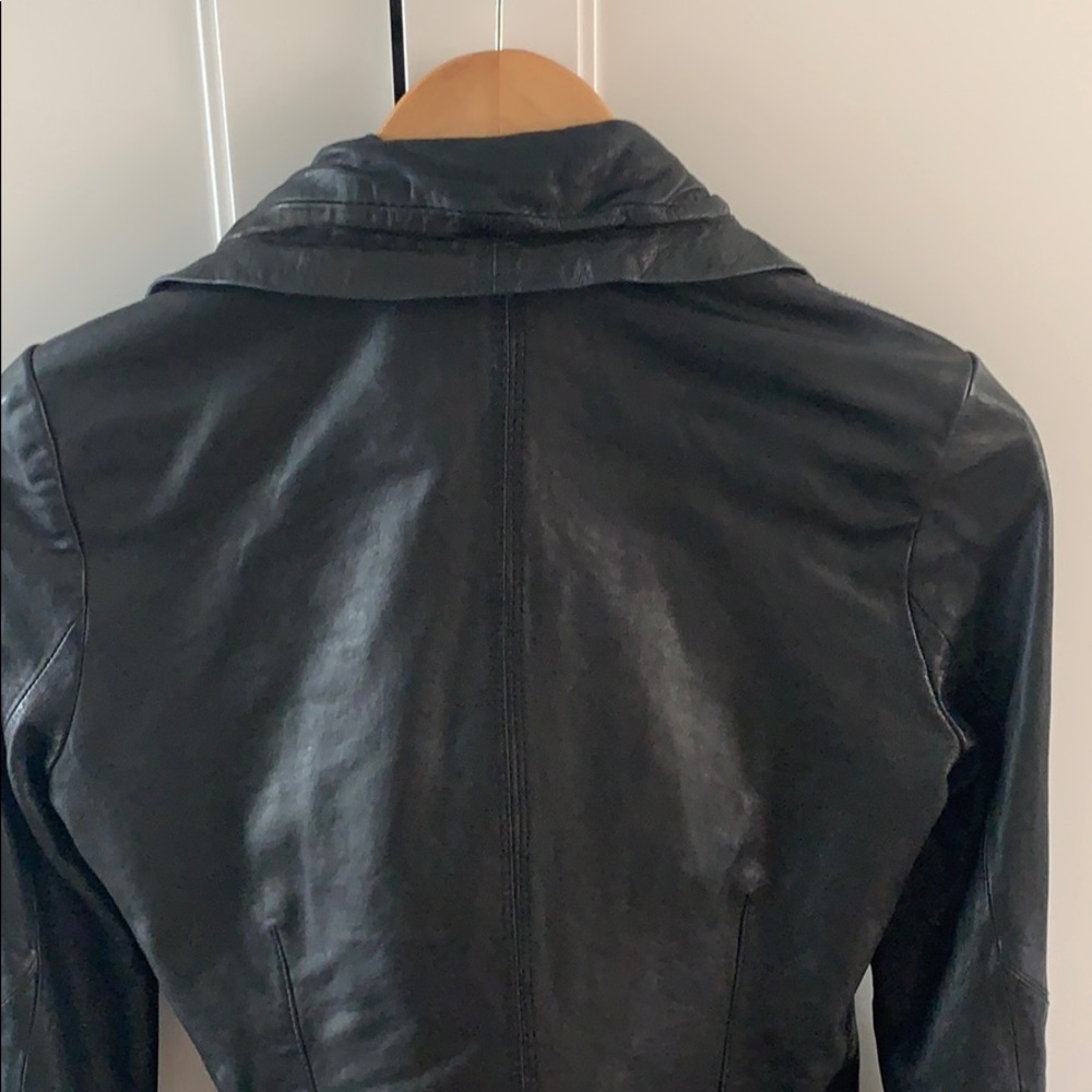 Line leather jacket - Picture 6 of 10